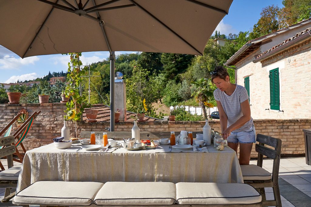 Villa Cartoceto – Breakfast on the terrace - Bed and Breakfast nelle Marche