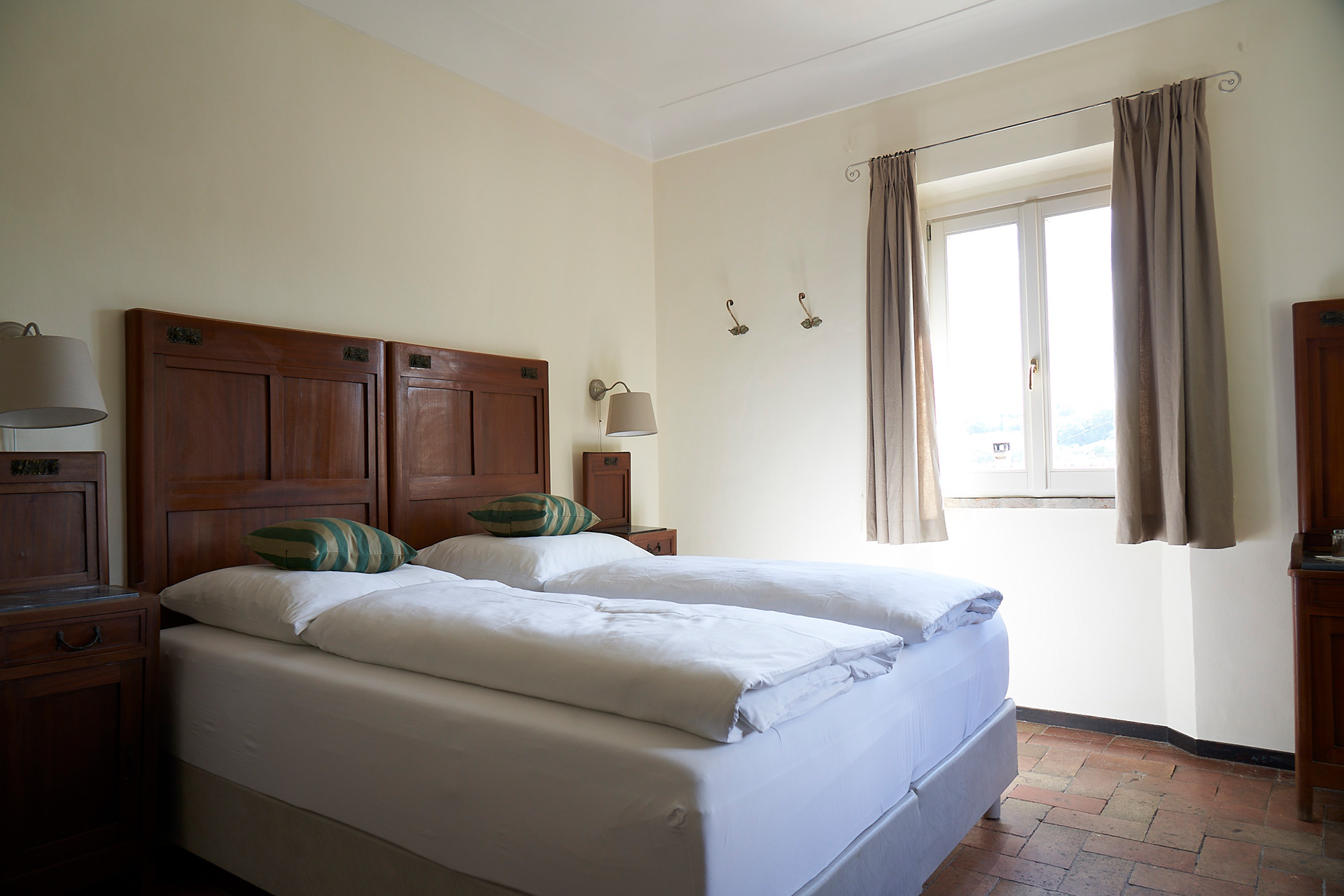 Villa Cartoceto – Rooms & Rates, Room Oliva