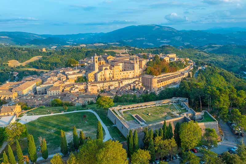 Marche Cosa Vedere : La Maestosità di Urbino